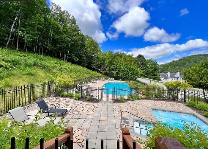The Alpine Nest - 3 Beds - 4 Guests - Free Parking - Pool