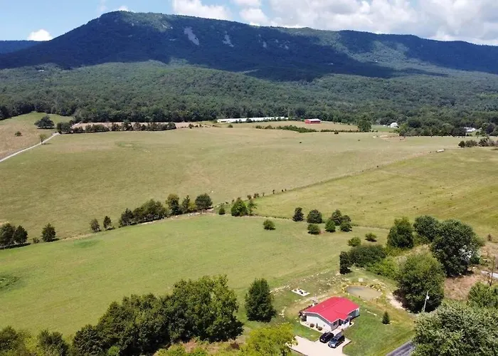 Holly Tree Retreat Located In Beautiful Luray, Va.