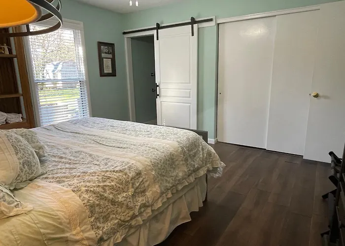 Wayne'S Place-Hot Tub, Pet Friendly. Close To Hpu