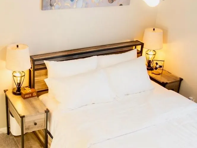 Hometel Premium Guest Suite W/ Private Entrance