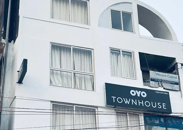 Hotel Relax In - Noida Sector 18