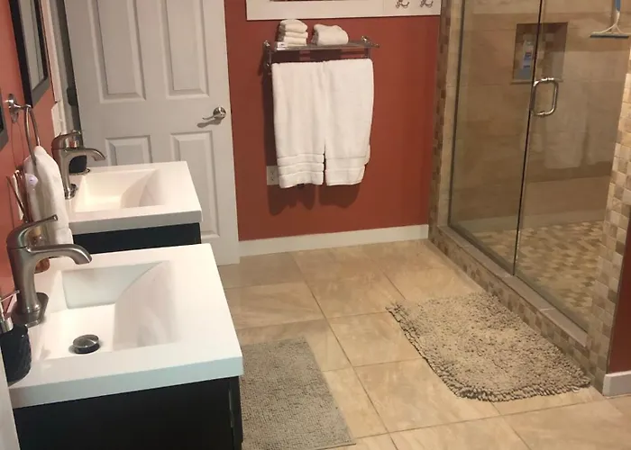 Modern Garden Suite With Ultra-Fast Fiber Near Stowe