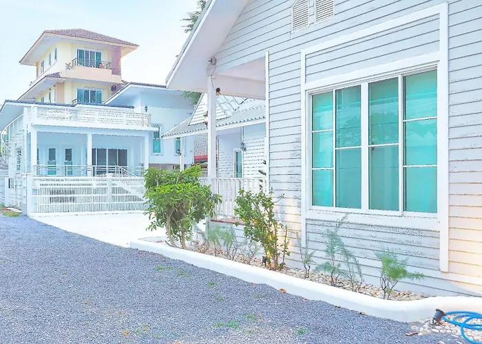 Baan Casita With Private Seaside Cottage