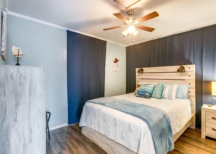 2 Mi To Redfish Bay: Aransas Pass Home W/ Fire Pit