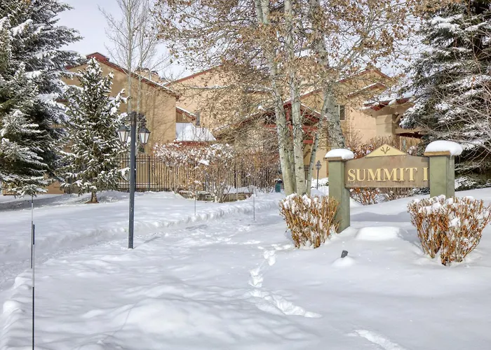 Stunning Summit Condo With Sauna, Hot Tub, Pickleball
