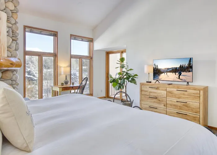 Stunning Summit Condo With Sauna, Hot Tub, Pickleball