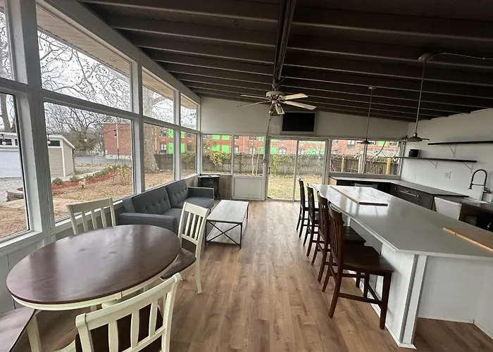 Quiet, Gated Oasis Near Downtown Lexington
