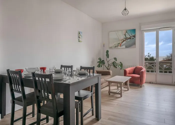 A 50M De La Plage, Appartement Vue Mer