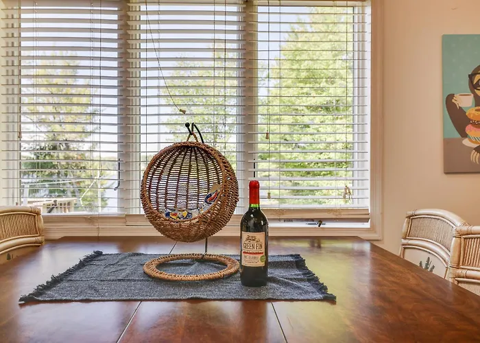 Zen Den - Pocono Lakefront With Hot Tub !