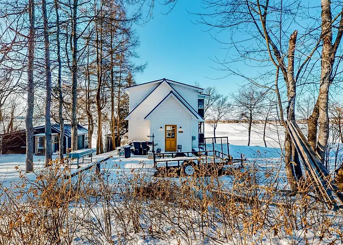Waterfront Escape On Long Lake! Ski, Paddle + Play