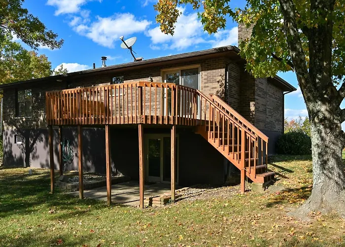 Sleeps 12, Wooded Lot, Near Ark, Great For Family