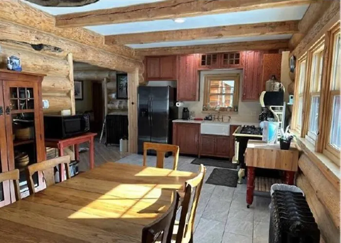 Moose Mtn Lodge/Luxury Cabin/Hot Tub/Fireplace
