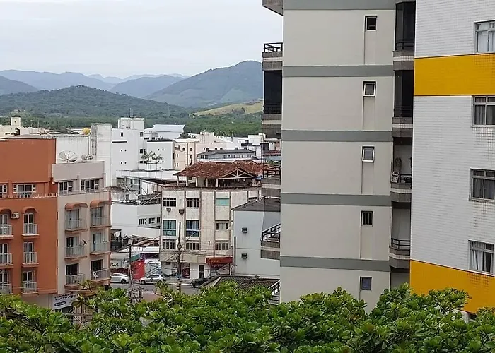 A 60 M Da Praia Da Areia Preta