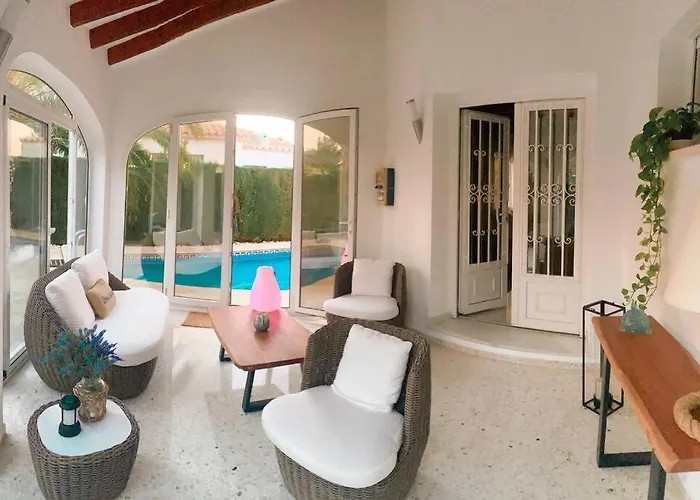 Impresionante Villa Con Piscina Climatizada - Oliva Nova
