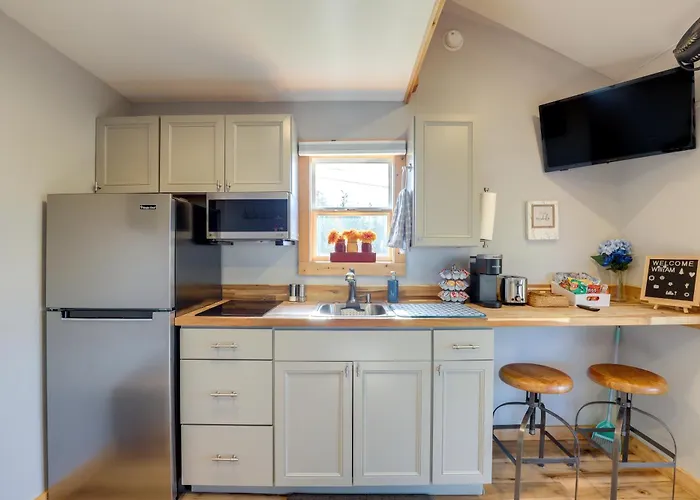 Pet-Friendly Studio W/ Hot Tub & Views In Marshall