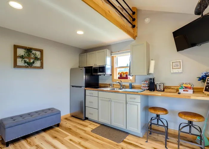 Pet-Friendly Studio W/ Hot Tub & Views In Marshall