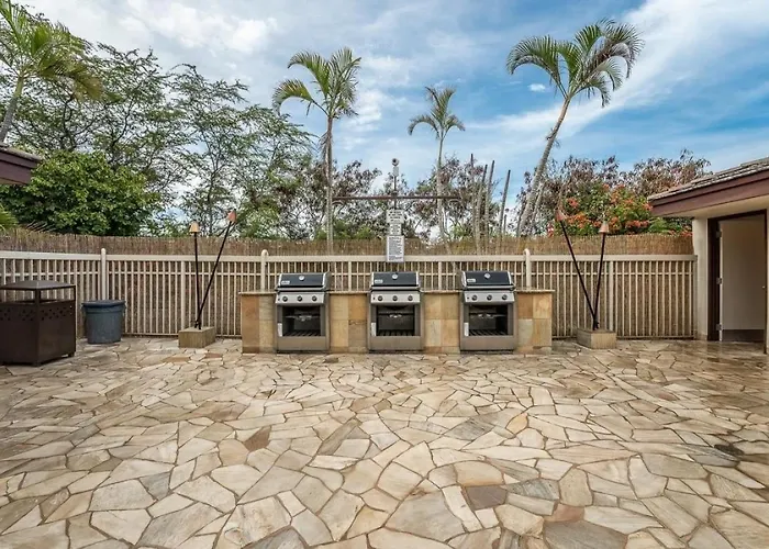 Luxury Condo At Kameole Beach T106