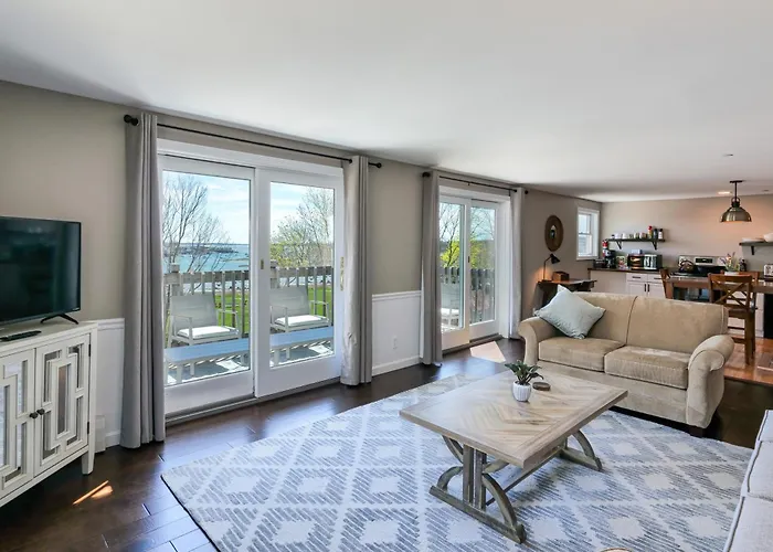 2Br Condo Downtown Swh W/ Ocean Views Driftwood
