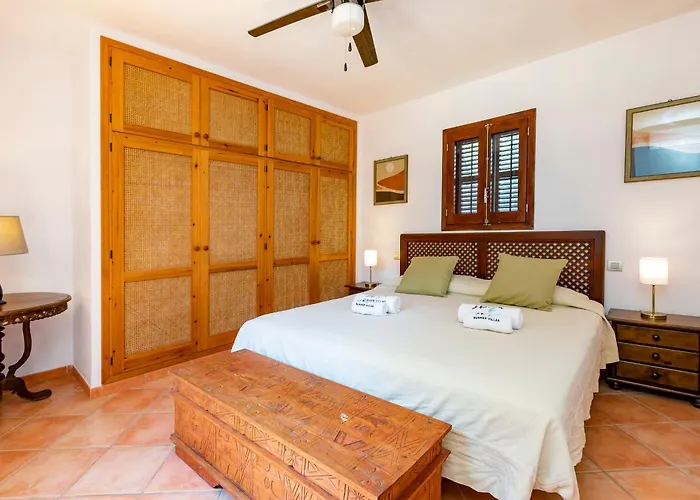 Villa In San Rafael Ibiza Sleeps 12