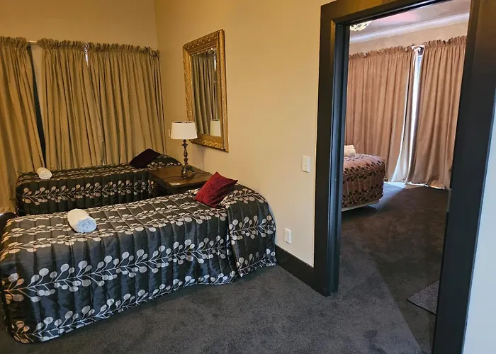 Gateway Motor Inn