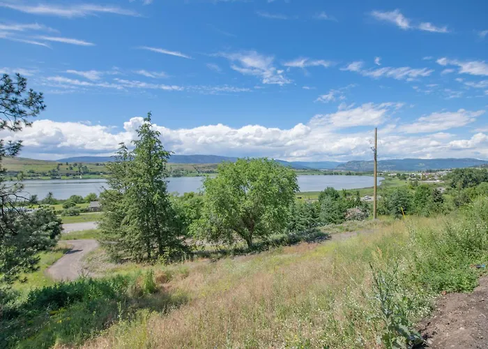 Lakeviews, Big Yard/Deck, Minutes To Silver Star/Golf/Wineries.