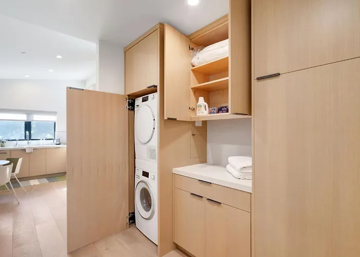 Dazzling Modern Home Close To Downtown Palo Alto And Stanford