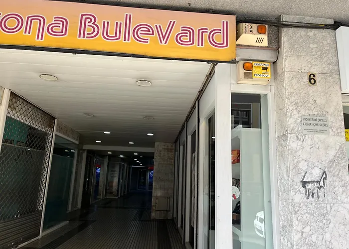 Comode Apartament Al Bell Mig De Girona