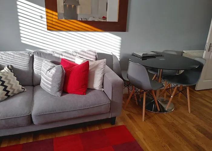 The Bath House Apartment - Free 1St Breakfast - Free Parking