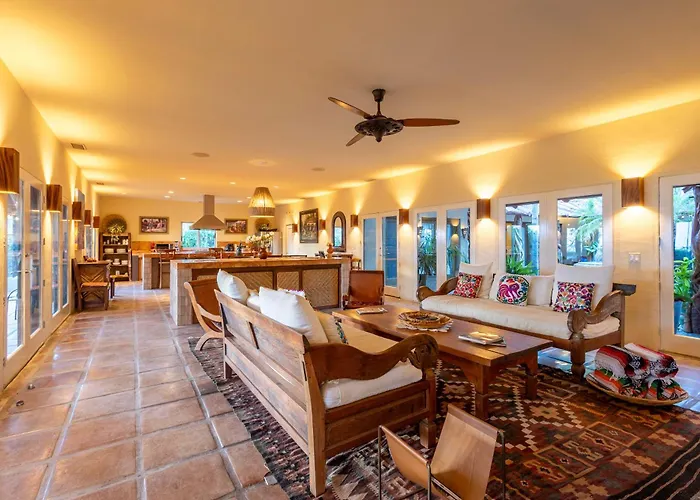 Villa Vida Cabo - Authentic Spacious Ocean View Near Beach & Town