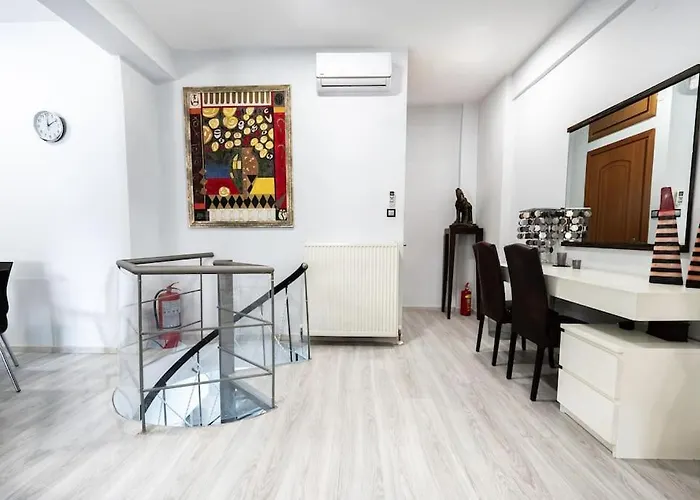 Super Lux Maisonette, 10 Minutes From City Center