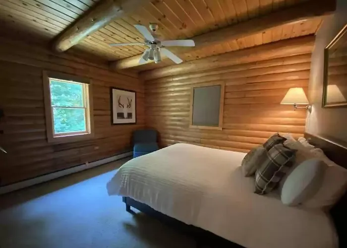 Rustic U.P. Retreat In Marquette