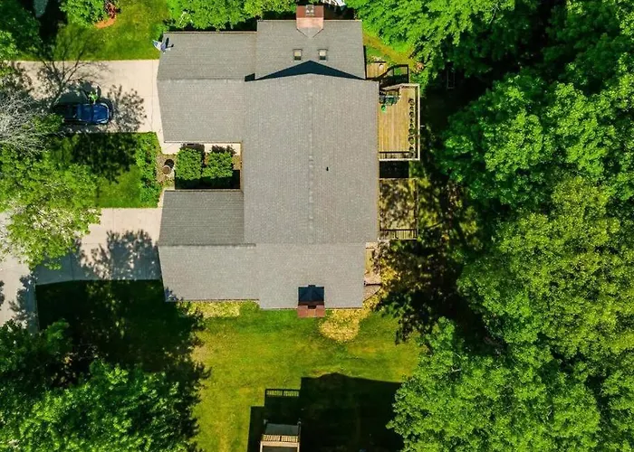 Green Bay Cozy Home, 3 Bed Rooms, 6 Beds, 2 Bath