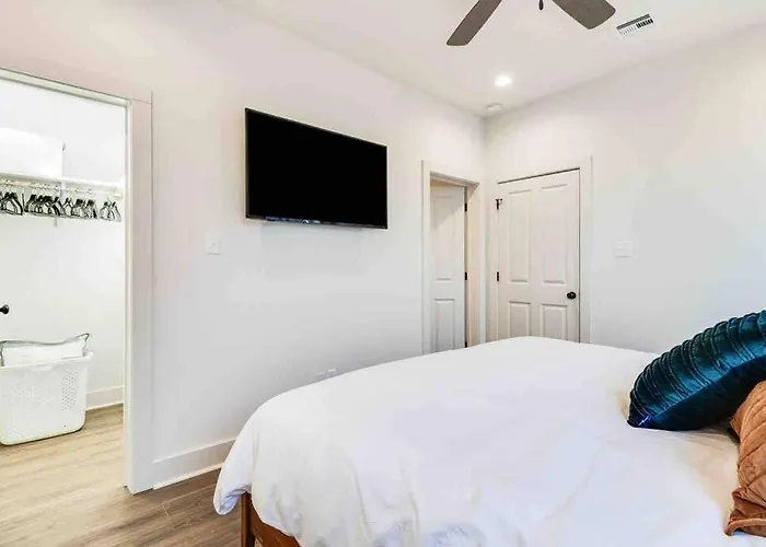 Pelican House*King Bed*Fast Wifi*Book Now