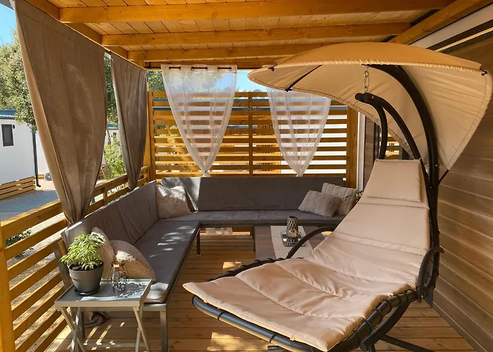 Home De Luxe M&D