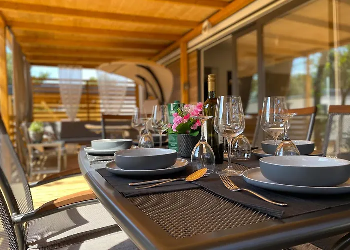 Home De Luxe M&D