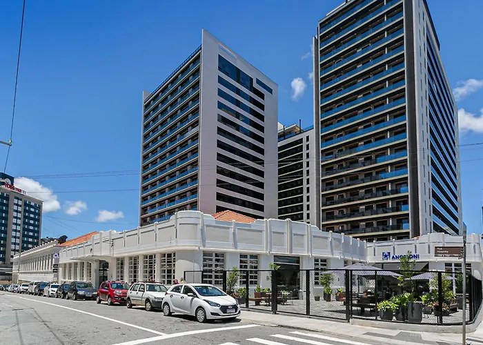 Studios Tower by Viva - Prédio com piscina e estacionamento no centro de Floripa