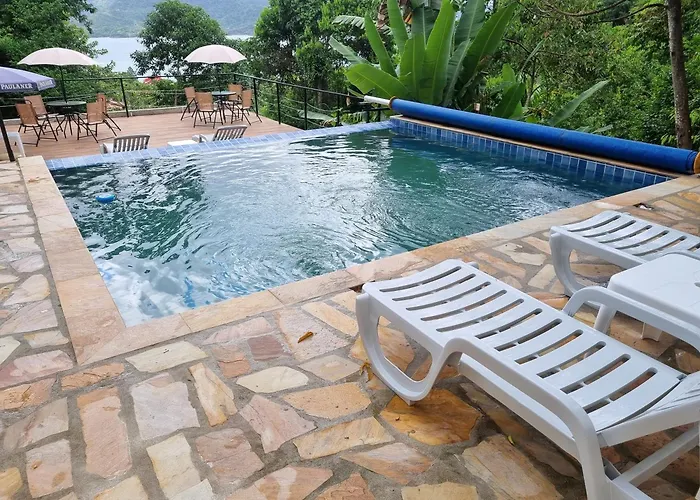 Yumi Chales Ilhabela