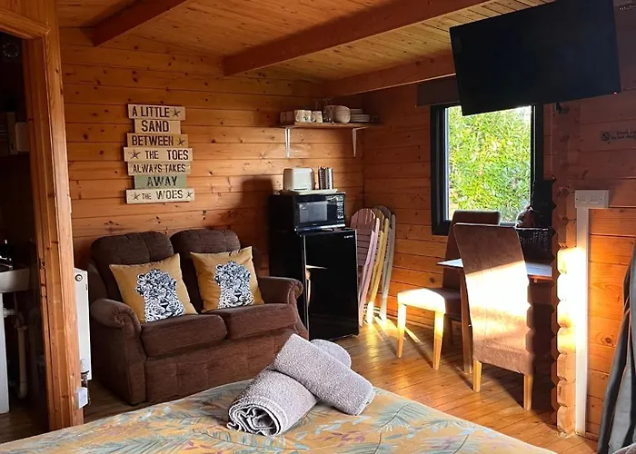 Morlais Log Cabin