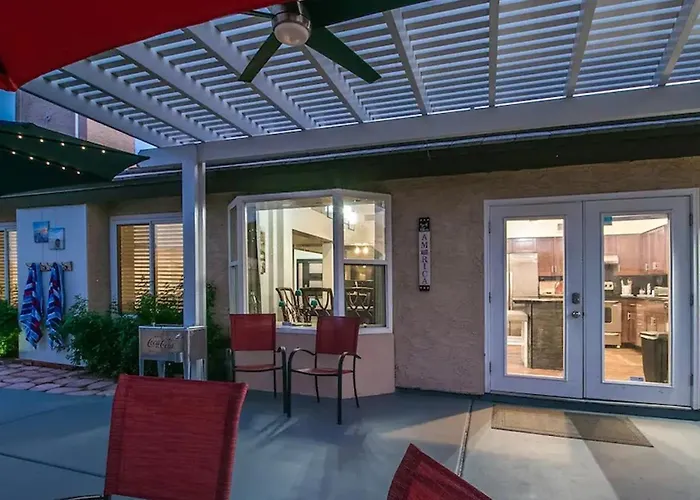 Spectacular Hilltop Home Wresort Like Backyard