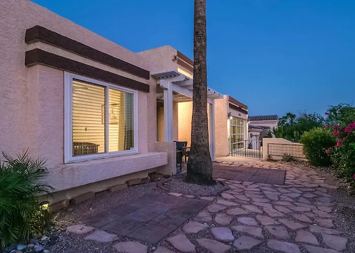 Spectacular Hilltop Home Wresort Like Backyard