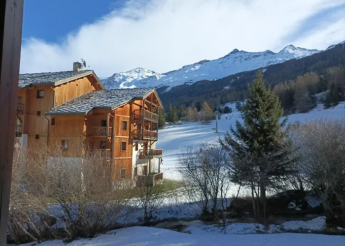 Les Alpages: Alpine Retreat with Pool & Wellness