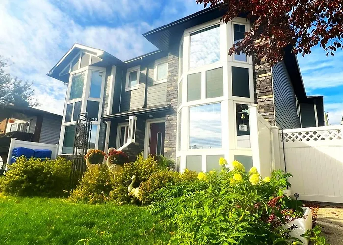 Lovely Comfy Home Private Bath In Central Calgary