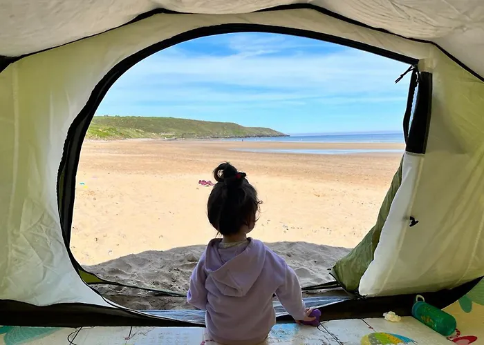 Happy Sandy Feet: Cozy Seaside Retreat in Youghal