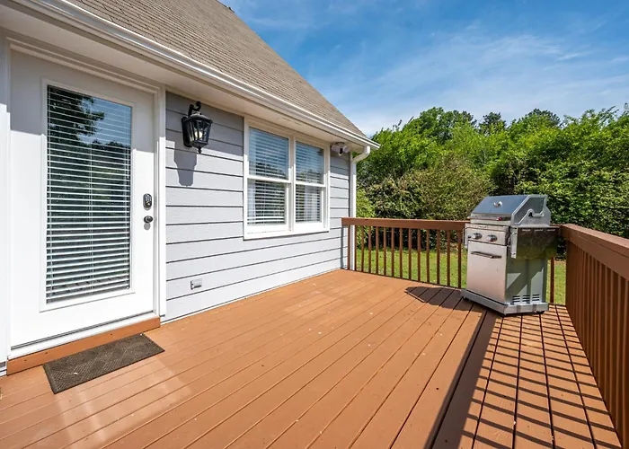 Animal Friendly 3Br Stylish Escape, Near Lakepoint