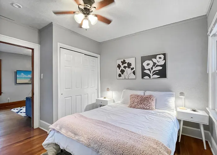 Roomy 4Br By Drake Sleeps 13 Huge Yard
