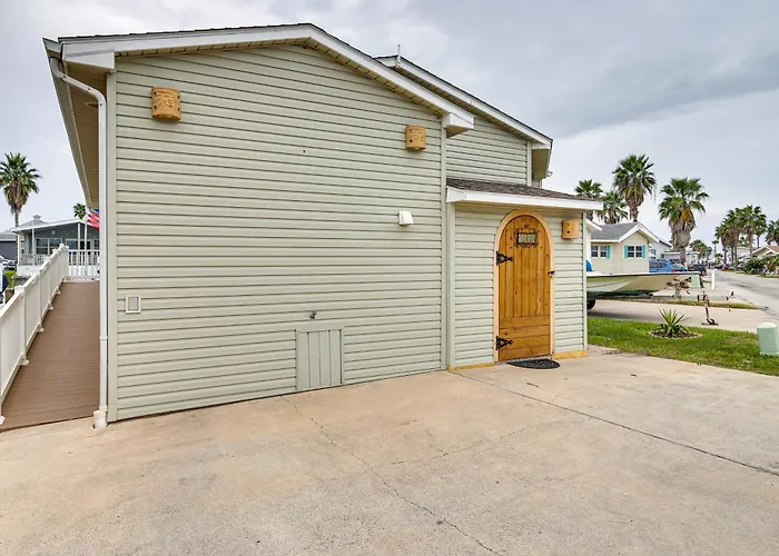 Canalfront Port Isabel Cottage: 5 Mi To Beach!