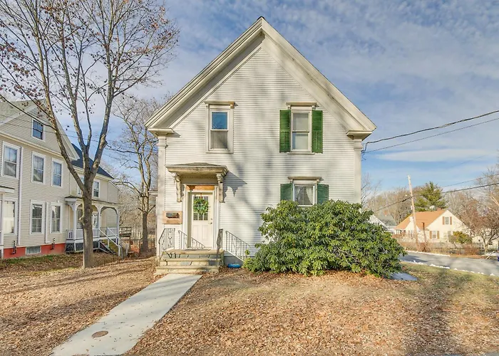 Tasteful Gardiner Triplex Near Downtown Augusta!