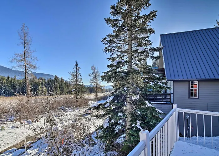 Snoqualmie Pass Cabin W/ Deck: Walk To Ski Lift