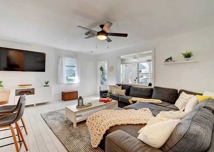 Enchanting 2Br 1Ba Casita 2 Blocks To Beach