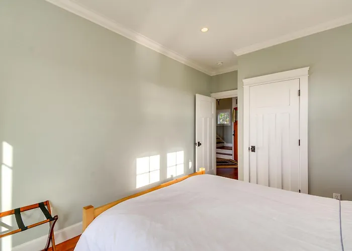 Oceanfront Moclips Escape W/ Deck & Beach Access!